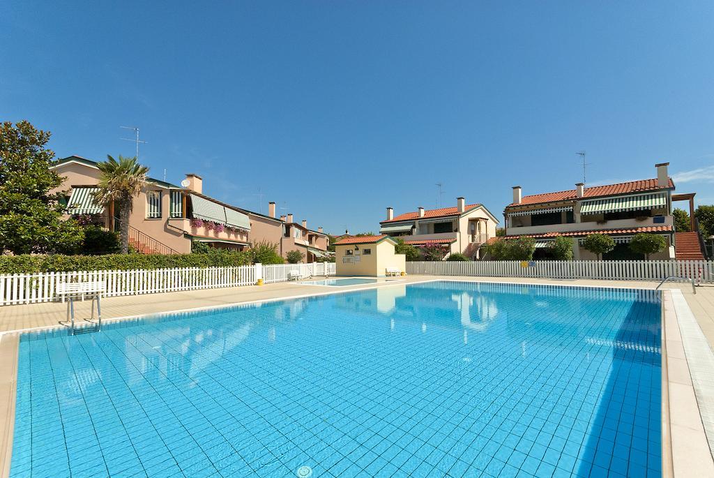 Villaggio Cristina Каорле Екстериор снимка