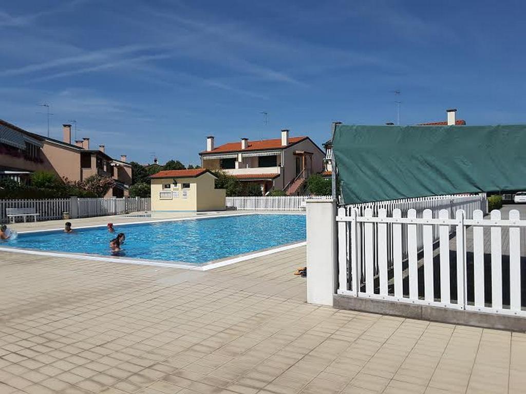 Villaggio Cristina Каорле Екстериор снимка