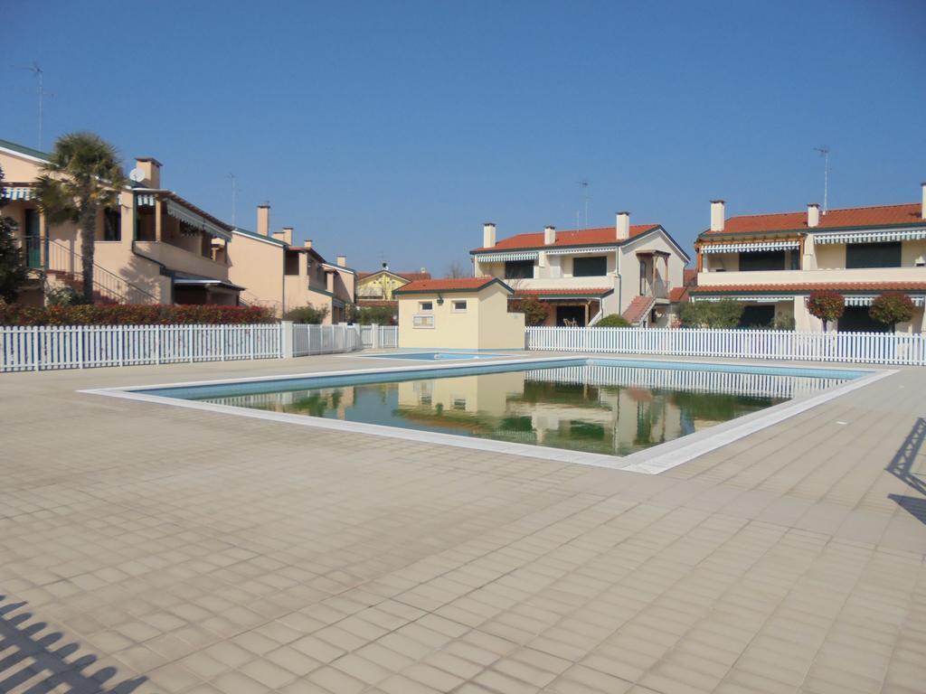 Villaggio Cristina Каорле Екстериор снимка